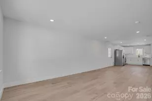 402 Deaton St, Statesville, NC 28677 - Photo 6