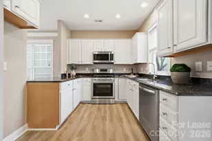 11334 Charlotte View Dr, Charlotte, NC 28277 - Photo 6