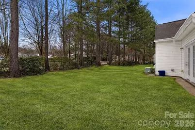 8221 Christmas Court, Charlotte, NC 28216 - Photo 18