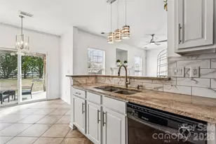 1532 Bitter Creek Dr, Charlotte, NC 28214 - Photo 8