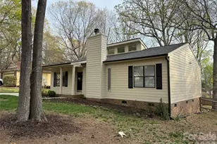 10129 Rockwood Rd, Charlotte, NC 28215 - Photo 2