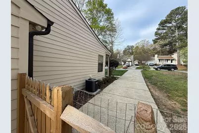 10129 Rockwood Road, Charlotte, NC 28215 - Photo 30