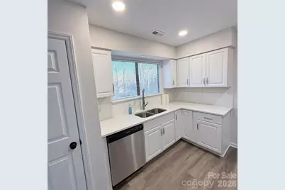 10129 Rockwood Road, Charlotte, NC 28215 - Photo 8