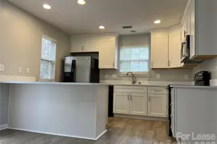 7667 Petrea Ln, Charlotte, NC 28227 - Photo 8