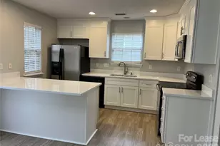 7667 Petrea Ln, Charlotte, NC 28227 - Photo 6