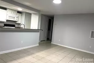 1624 Arlyn Cir, Charlotte, NC 28213 - Photo 4