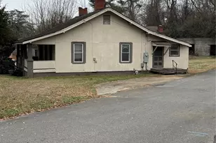 318 E Sumter St, Shelby, NC 28150 - Photo 10