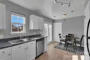 7020 Frye Pl, Charlotte, NC 28269 - Photo 4