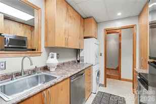 901 Shady Bluff Dr, Charlotte, NC 28211 - Photo 34