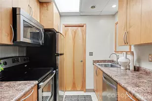 901 Shady Bluff Dr, Charlotte, NC 28211 - Photo 32