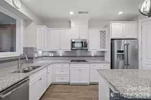 5536 Cheerful Ln, Charlotte, NC 28215 - Photo 12