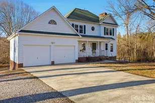 109 Elk Ct, Mount Holly, NC 28120 - Photo 2