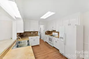 1347 Meadow Lakes Rd, Rock Hill, SC 29732 - Photo 10