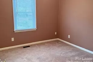 9113 Mountain Aire Cir, Charlotte, NC 28214 - Photo 12