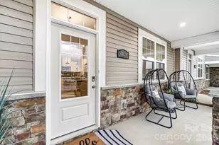 3831 Cheyney Park Dr, Charlotte, NC 28269 - Photo 2