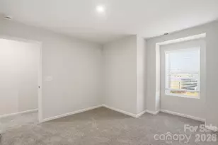 3847 Cheyney Park Dr, Charlotte, NC 28269 - Photo 34