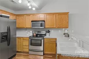 5830 Shining Oak Ln, Charlotte, NC 28269 - Photo 22