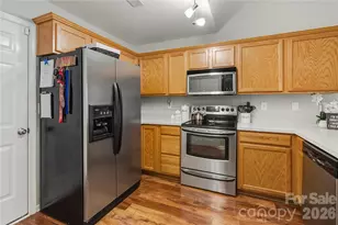 5830 Shining Oak Ln, Charlotte, NC 28269 - Photo 18