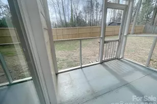 2229 Century Oaks Ln, Charlotte, NC 28262 - Photo 18