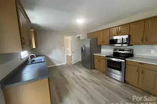 2229 Century Oaks Ln, Charlotte, NC 28262 - Photo 6