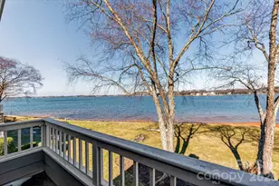 18525 Vineyard Point Ln, Cornelius, NC 28031 - Photo 24