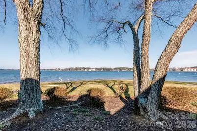 18525 Vineyard Point Lane, Cornelius, NC 28031 - Photo 2