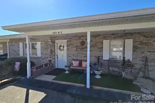 505 2nd St Pl NE, Conover, NC 28613 - Photo 2