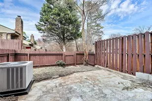 7931 Charter Oak Ln, Charlotte, NC 28226 - Photo 32