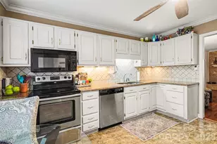 313 Wisteria Ln, Kannapolis, NC 28083 - Photo 6