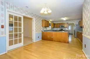 7600 Wallace Ln, Charlotte, NC 28212 - Photo 16