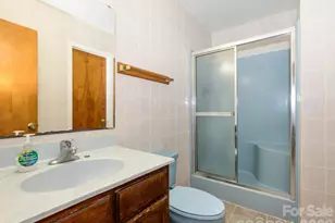 7600 Wallace Ln, Charlotte, NC 28212 - Photo 22