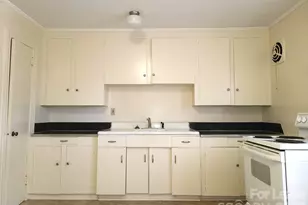 2245 Crescent Ave, Charlotte, NC 28207 - Photo 2