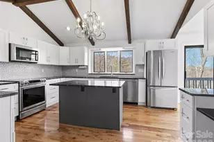 2731 Miller Ln, Hendersonville, NC 28791 - Photo 10