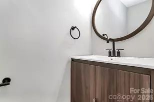 7929 Charter Oak Ln, Charlotte, NC 28226 - Photo 16