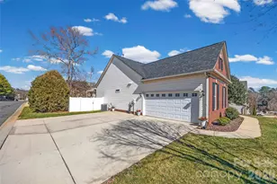 8032 Huber Ln, Fort Mill, SC 29715 - Photo 2