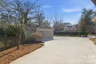 37 W Woodrow Ave, Belmont, NC 28012 - Photo 4