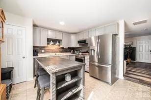 2222 15th Ave NE, Hickory, NC 28601 - Photo 6