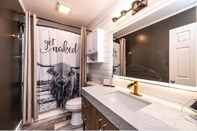 2222 15th Avenue NE, Hickory, NC 28601 - Photo 14