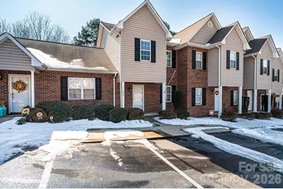 2222 15th Avenue NE, Hickory, NC 28601 - Photo 2