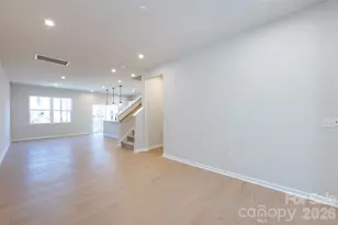 6005 Longar Ln, Charlotte, NC 28269 - Photo 6