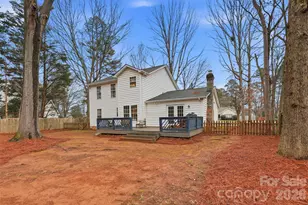 12208 Woodbend Dr, Matthews, NC 28105 - Photo 38