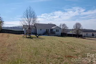 3842 E Maiden Rd, Maiden, NC 28650 - Photo 30