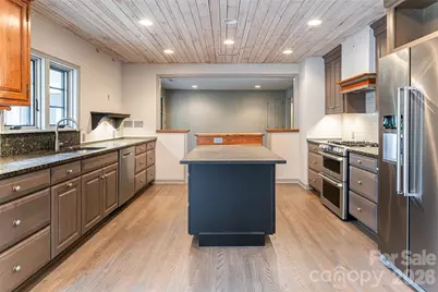 21 Pine Tree Circle, Asheville, NC 28804 - Photo 10