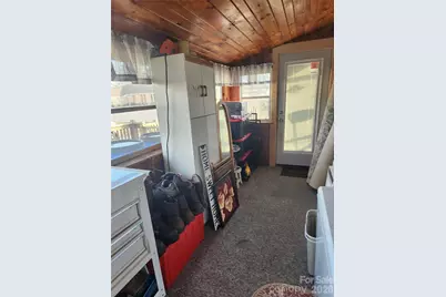 110 E Price Street, Hendersonville, NC 28739 - Photo 14