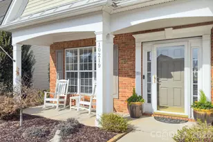 10219 Threatt Woods Dr, Charlotte, NC 28277 - Photo 2
