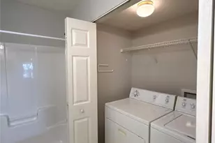 6041 Cougar Ln, Charlotte, NC 28269 - Photo 12