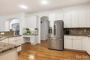 3434 12 Oaks Pl, Charlotte, NC 28270 - Photo 14