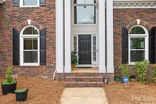 3434 12 Oaks Pl, Charlotte, NC 28270 - Photo 2