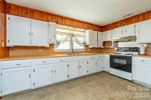 106 Scotland St, Black Mountain, NC 28711 - Photo 16