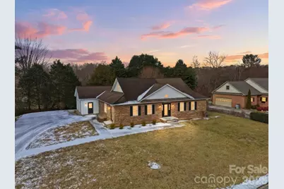 915 Barrington Drive NE, Lenoir, NC 28645 - Photo 1